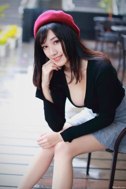 美女挠痒痒